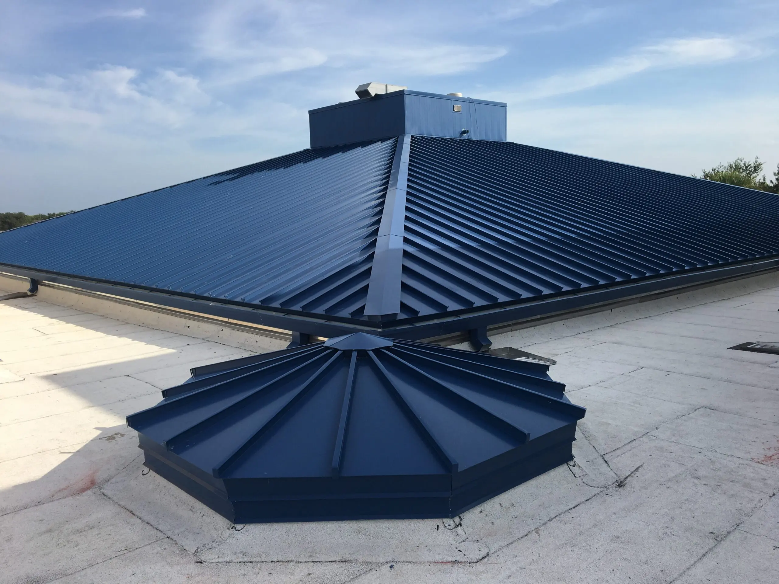 Standing Seam And R Panel Metal Roofing
